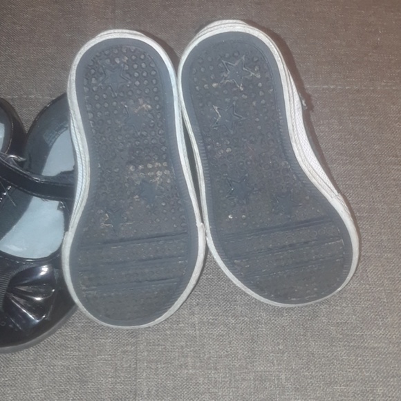 3 pairs of shoes - Picture 5 of 7